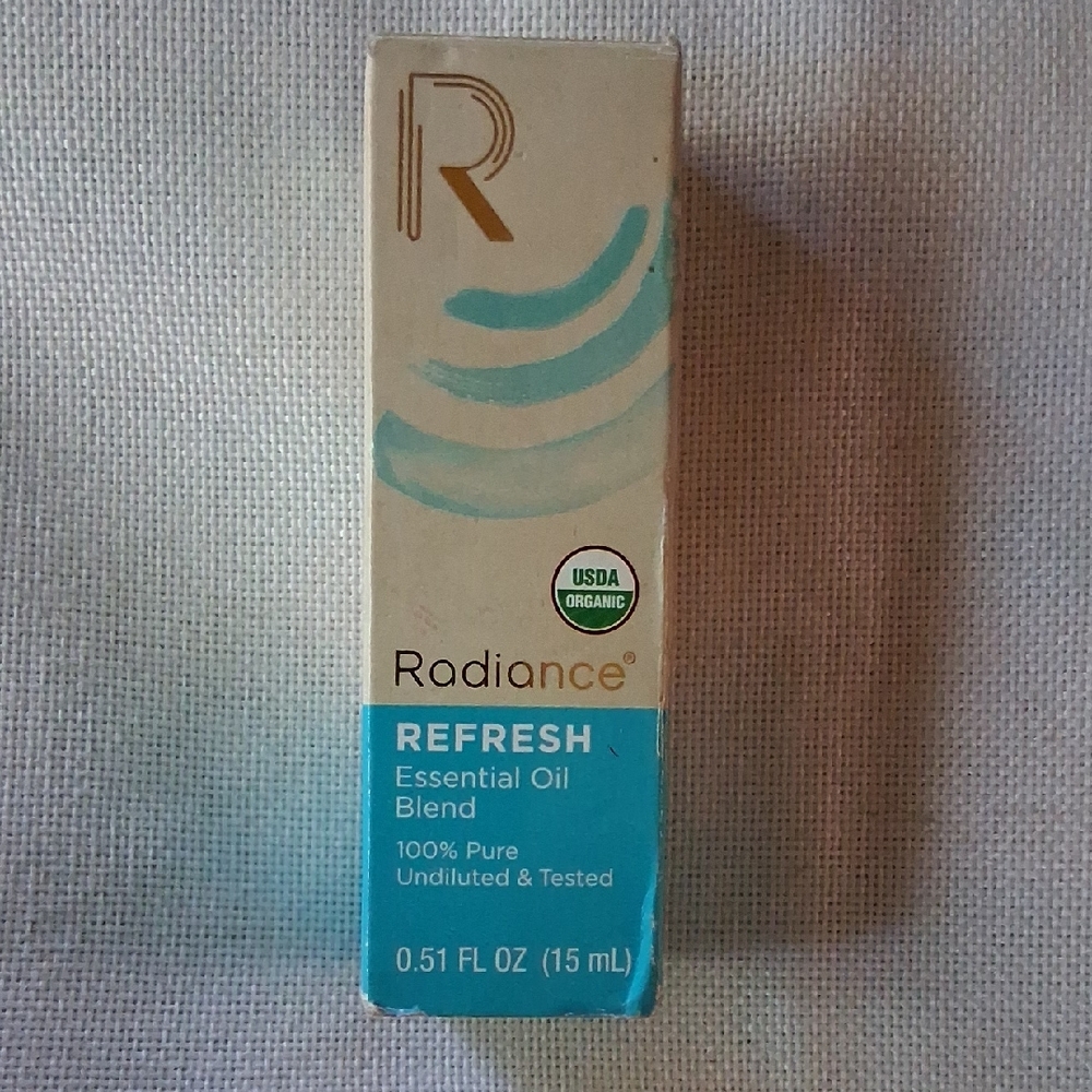 NIB! 100% Pure Refresh Essential Oil